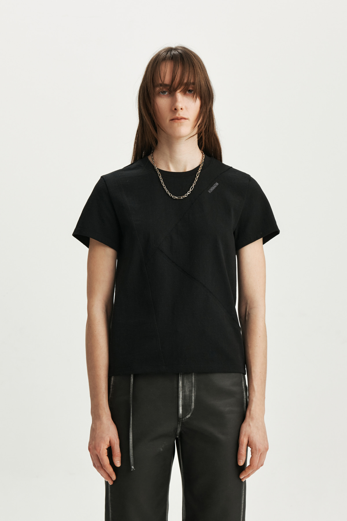 CUT POINT SMALL LOGO TOP IN BLACK
