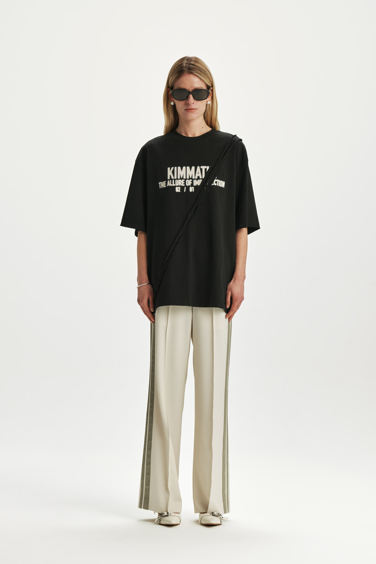 SIDE COLOR POINT TRACK PANTS IN IVORY