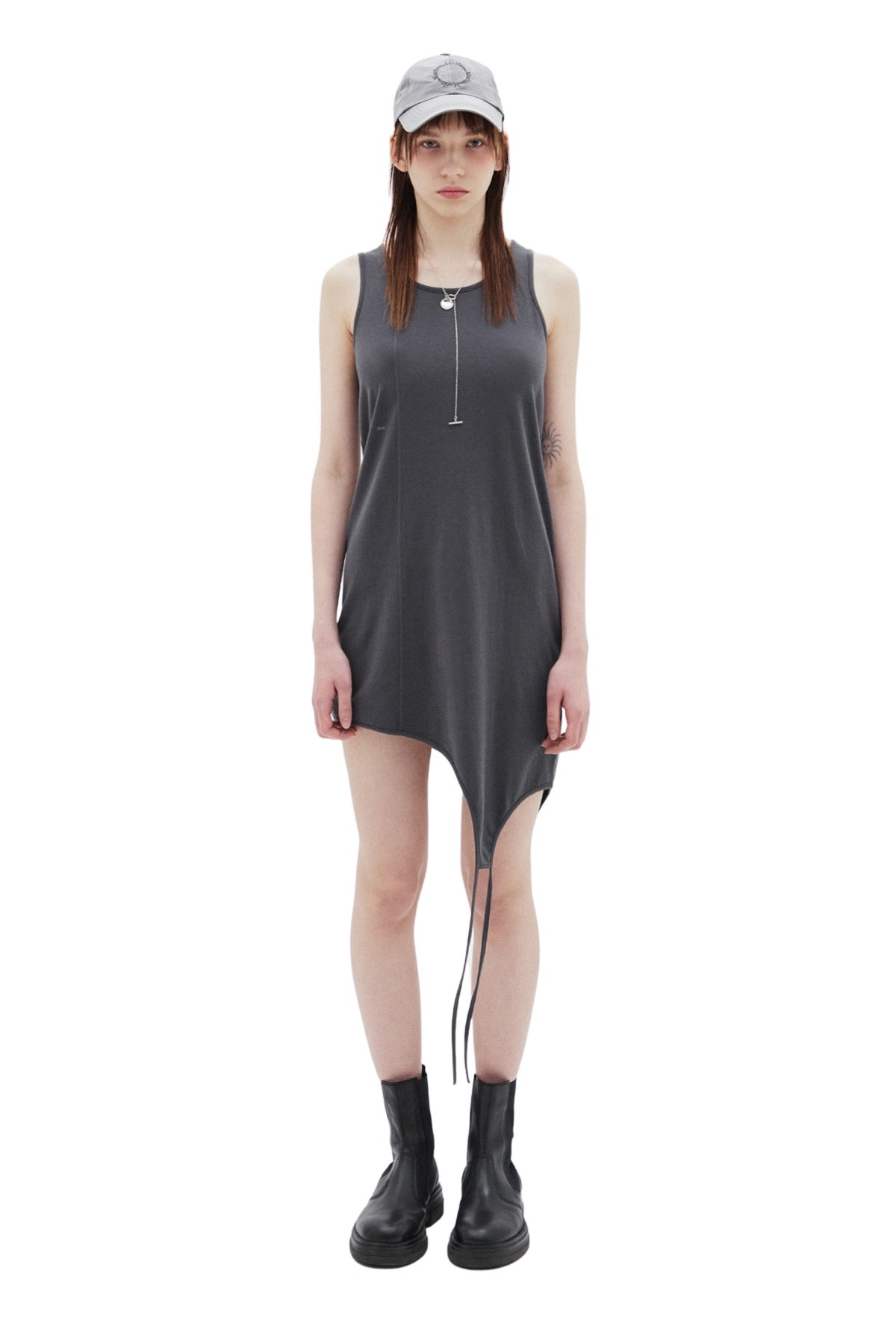 SLEEVELESS TAIL ONE PIECE IN CHARCOAL