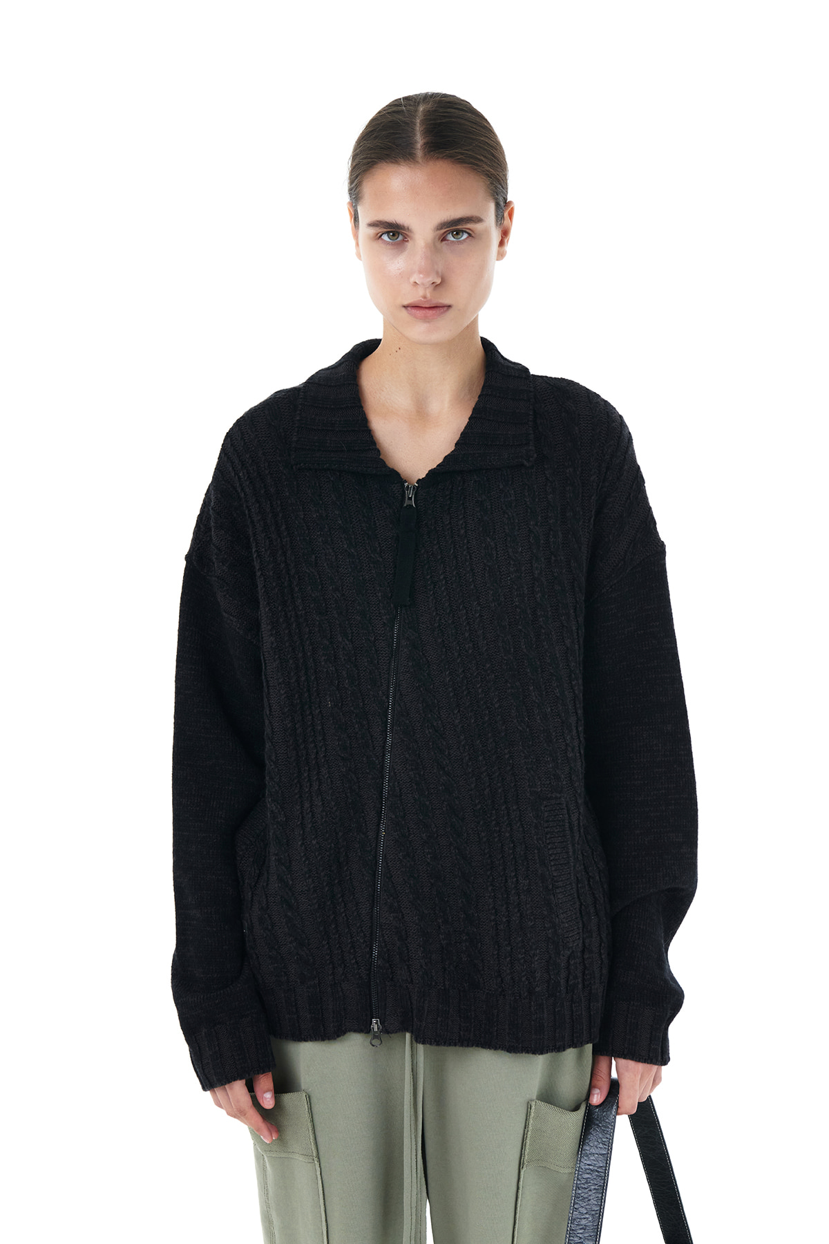 CABLE KNIT CARDIGAN IN BLACK