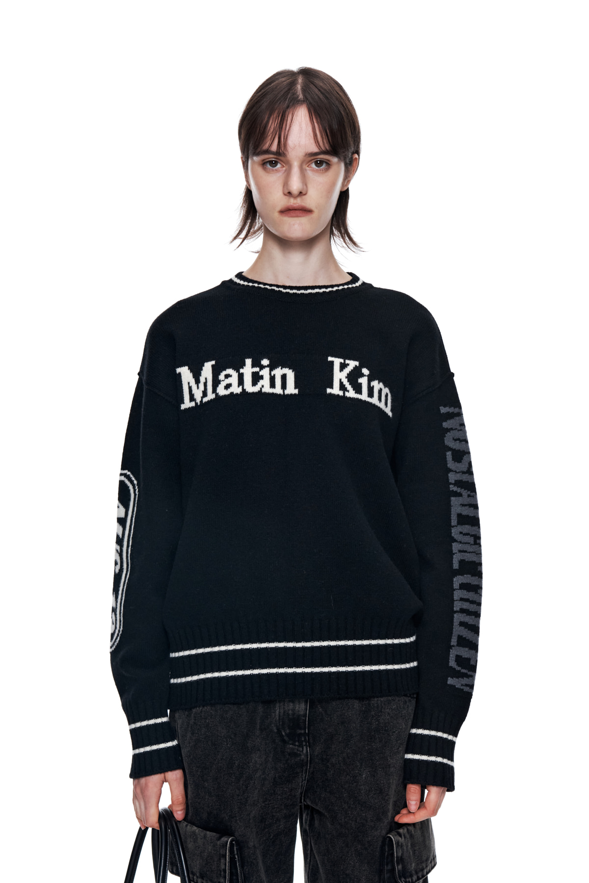 SLEEVE LETTERING KNIT PULLOVER IN BLACK